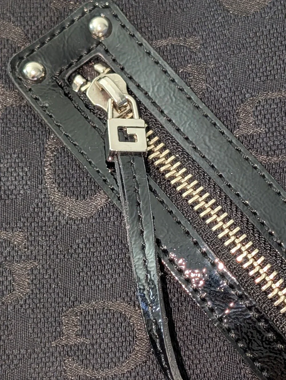 Vintage Unisex Y2K Guess Textured Monogram Messenger Blck Logo Shoulder Bag Rare